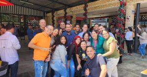 La familia Metropolis Barquisimeto presenta en la celebración navideña del Grupo Mantex en Valencia