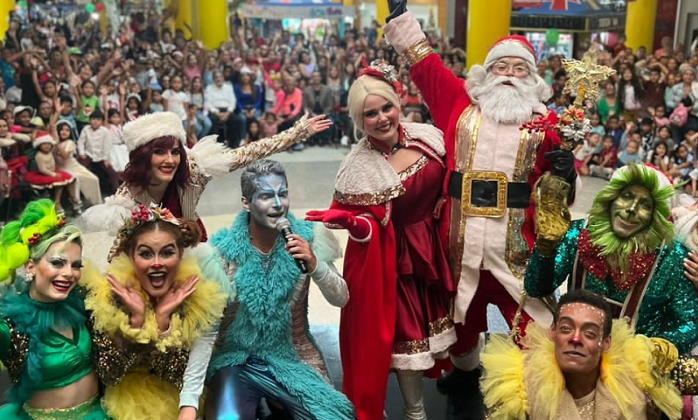 Santa Claus, rodeado de sus duendes y la Sra Claus, inician la navidad mágica en Metropolis Barquisimeto