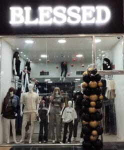 Vitrina de la tienda de ropa casual Blessed en Meropolis Barquisimeto