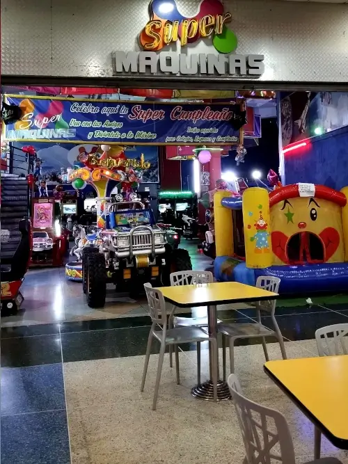 Súper Máquinas, parque de atracciones temático ubicado en Metropolis Barquisimeto