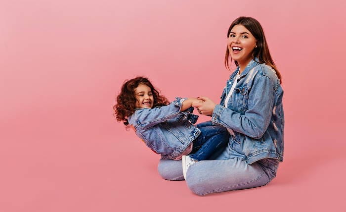 madre e hija listas para celebrar el mes de las madres en Metropolis Barquisimeto
