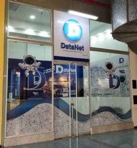 Fachada del centro de atención al cliente del proveedor de acceso a internet DataNet en Metropolis Barquisimeto