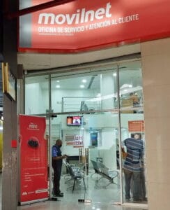 Fachada de la oficina de servicios y atención al cliente de Movilnet en Metropolis barquisimeto