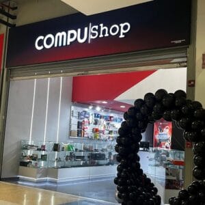 Fachada de la tienda de tecnología Compu Shop en Metropolis Barquisimeto