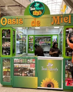 Vista del Kiosko Oasis de Miel, tienda naturista en Metropolis Barquisimeto