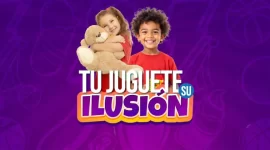 Niños sonriendo con oso de peluche para ilustrar la campaña de centro de acopio Tu Juguete Su Ilusión en Metropolis Barquisimeto.